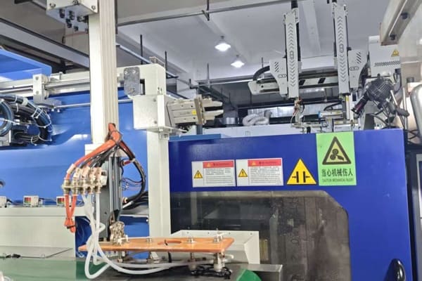 in-house injection molding for tws earphones